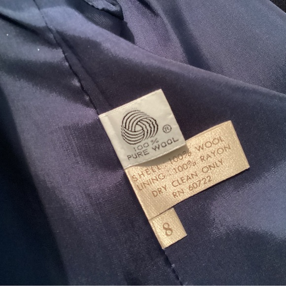 BILL BLASS - Picture 10 of 10